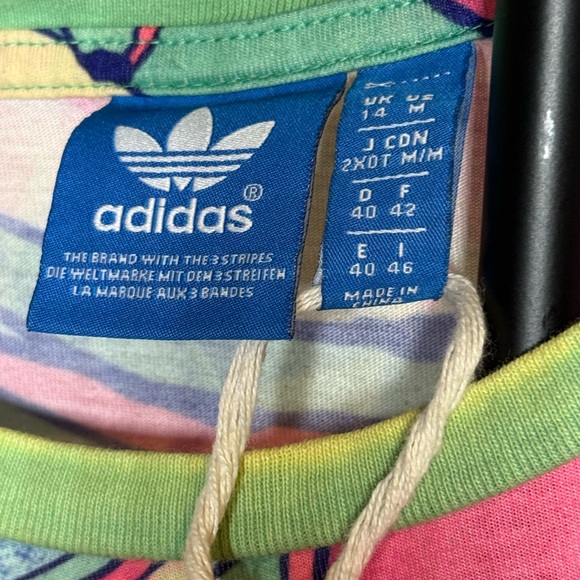 Adidas Original Bananas Boyfriend Trefoil Tee
AJ8144 . Size M - Picture 3 of 7